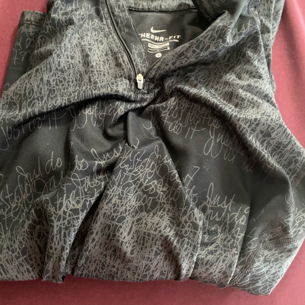 Nike Therma fit, 1/4 zip. Woman’s large
